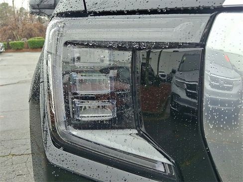 Used 2021 GMC Yukon Denali image 9