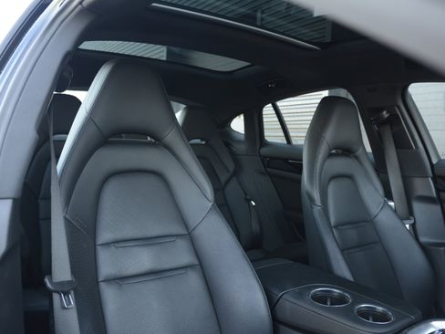 Certified 2023 Porsche Panamera image 28