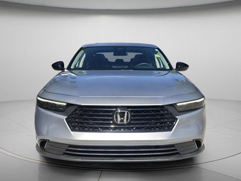 Certified 2025 Honda Accord SE image 4