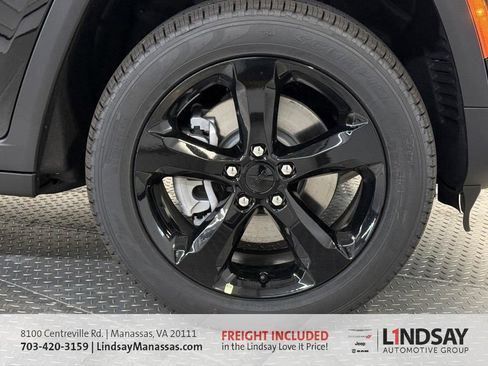 New 2025 Jeep Grand Cherokee Limited w/ Luxury Tech Group II image 9