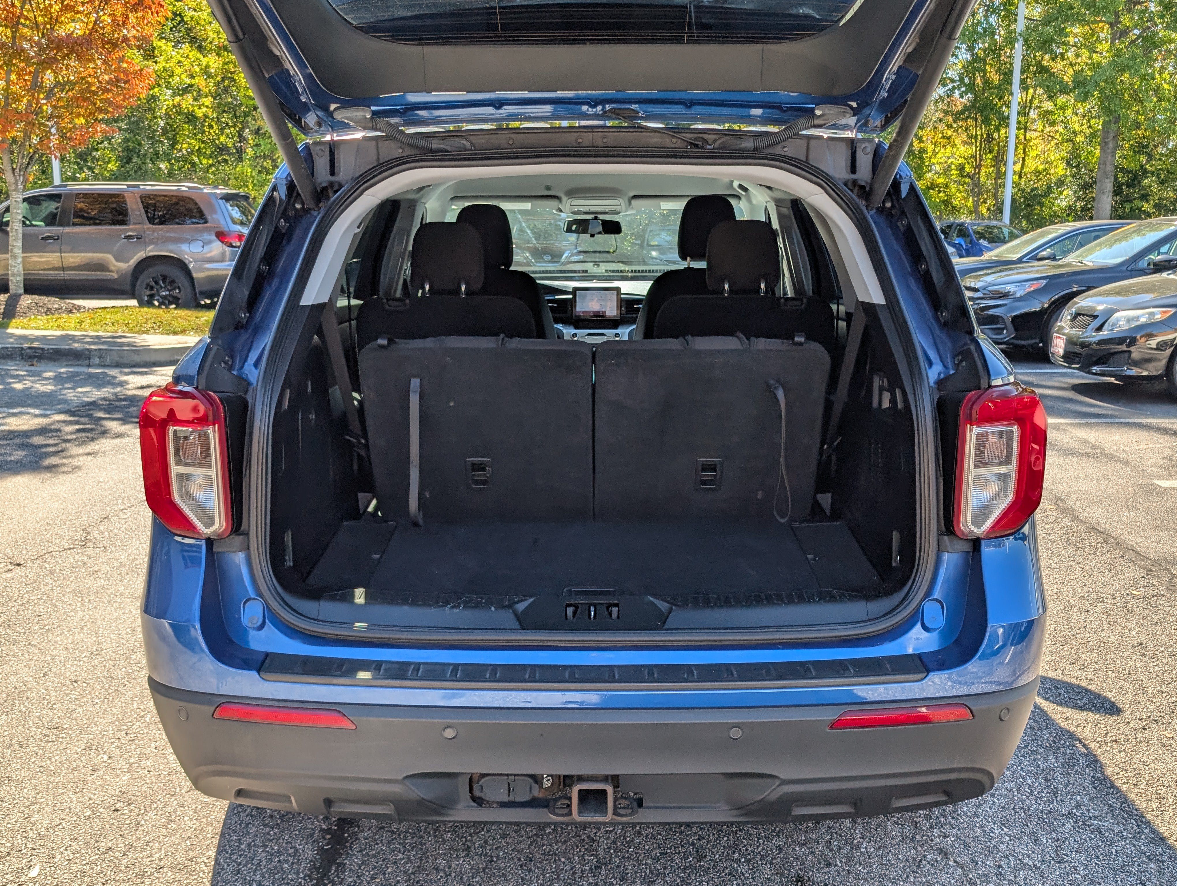 Used 2021 Ford Explorer XLT w/ Class III Trailer Tow Package AWD/4WD image 13