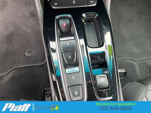 Used 2022 Chevrolet Bolt LT w/ Infotainment Package image 27