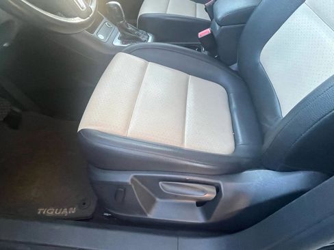Used 2016 Volkswagen Tiguan S image 16