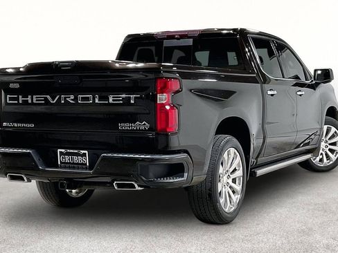 Used 2019 Chevrolet Silverado 1500 High Country w/ Technology Package AWD/4WD image 2