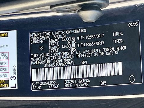 Used 2023 Toyota 4Runner SR5 Premium w/ Moonroof Package image 32