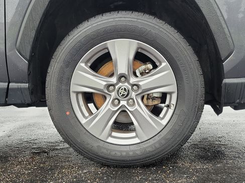 Used 2025 Toyota RAV4 LE AWD/4WD image 5