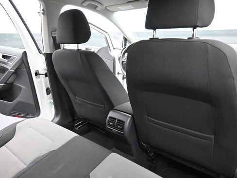 Used 2016 Volkswagen e-Golf SE w/ DC Fast Charging Package image 22