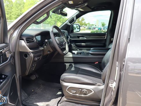 Used 2022 Jeep Wagoneer Series I RWD image 24