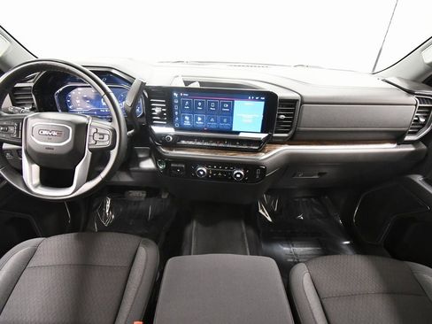 Used 2024 GMC Sierra 3500 SLE w/ SLE Convenience Package image 3