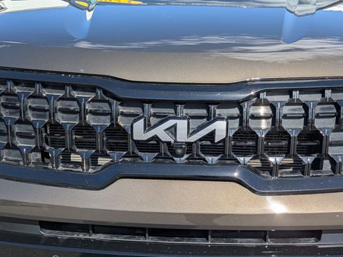 Certified 2024 Kia Telluride SX Prestige X-Line AWD/4WD image 9