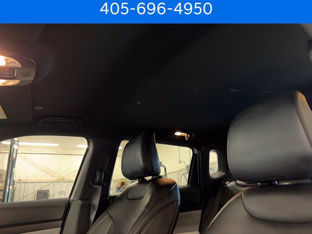 Used 2024 Jeep Compass Latitude AWD/4WD image 12