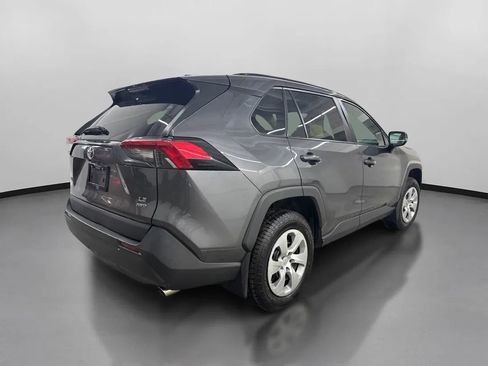 Used 2021 Toyota RAV4 LE image 10