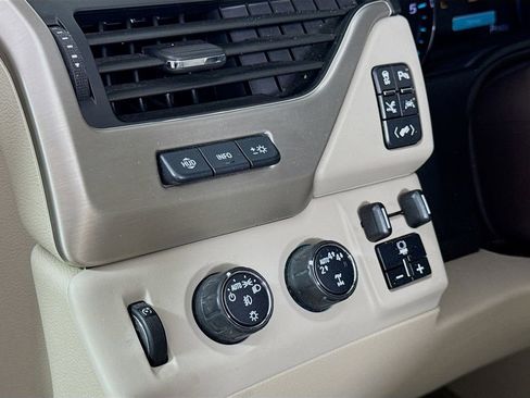 Used 2019 GMC Yukon XL Denali w/ Denali Ultimate Package image 10
