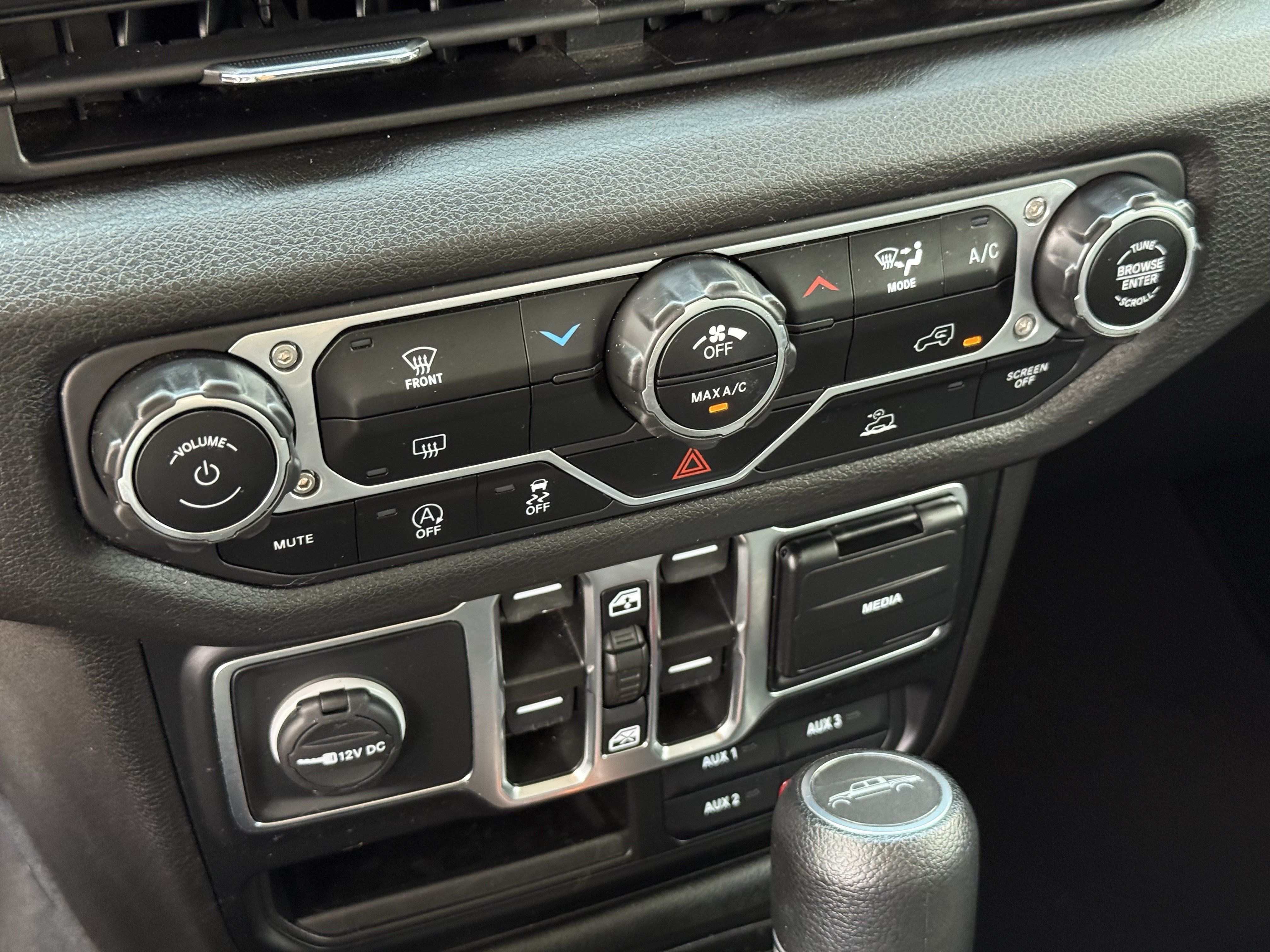 Used 2024 Jeep Gladiator Sport AWD/4WD image 22