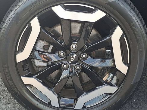 Certified 2024 Kia Telluride S w/ S Sunroof Package AWD/4WD image 8
