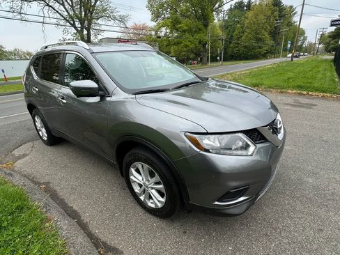 Used 2016 Nissan Rogue SV w/ SV Premium Package AWD/4WD image 3