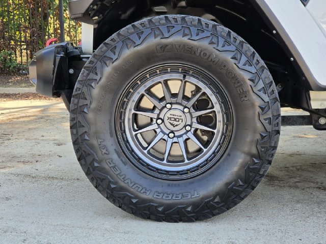 Used 2022 Jeep Wrangler Unlimited Rubicon w/ Cold Weather Group AWD/4WD image 8