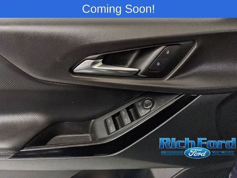 Used 2025 Chevrolet Equinox LT FWD image 14