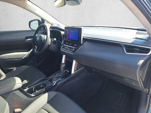 Used 2023 Toyota Corolla Cross XLE w/ Convenience Package AWD/4WD image 18