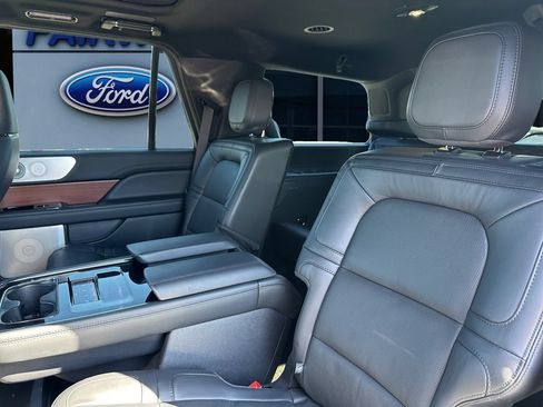 Used 2022 Lincoln Navigator Reserve AWD/4WD image 11