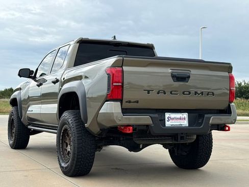 Used 2024 Toyota Tacoma TRD Off-Road w/ TRD Off Road Premium Package AWD/4WD image 6