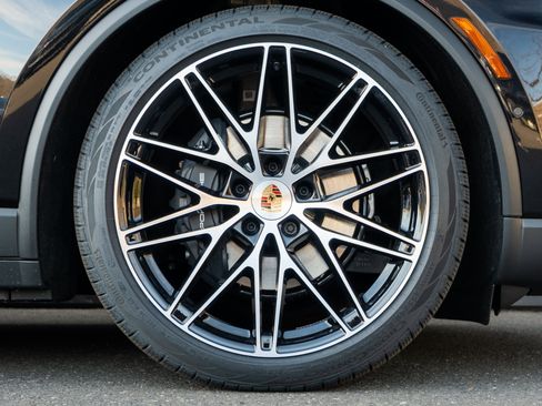 New 2026 Porsche Macan 4 Electric image 15