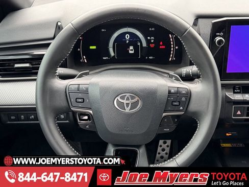 Used 2025 Toyota Camry SE w/ Multimedia Upgrade Package image 15