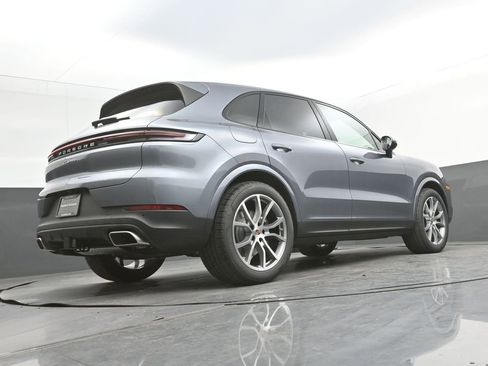 New 2026 Porsche Cayenne AWD/4WD image 39