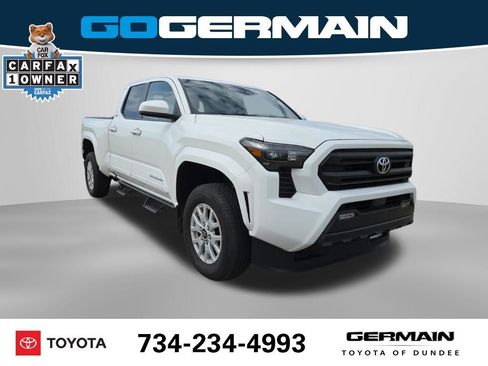 Used 2024 Toyota Tacoma SR5 AWD/4WD image 4