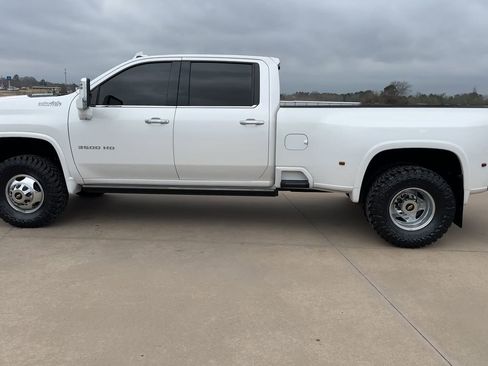 Used 2023 Chevrolet Silverado 3500 High Country image 6