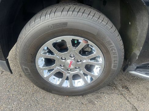 Used 2019 GMC Yukon SLT image 10