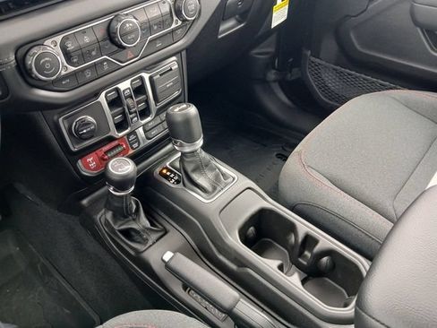 New 2026 Jeep Wrangler Unlimited Rubicon AWD/4WD image 25
