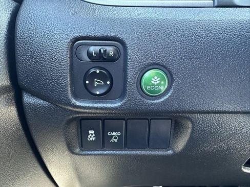 Used 2019 Honda Ridgeline Sport image 11