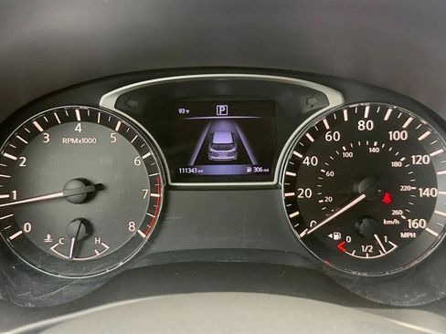 Used 2017 Nissan Pathfinder SV FWD image 16