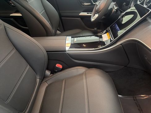 Used 2026 Mercedes-Benz GLC 300 image 30