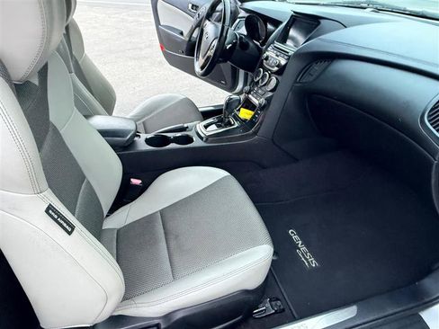 Used 2013 Hyundai Genesis 2.0T image 16