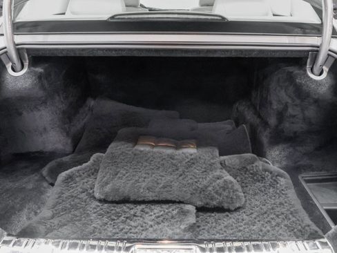 Used 2010 Rolls-Royce Ghost image 37