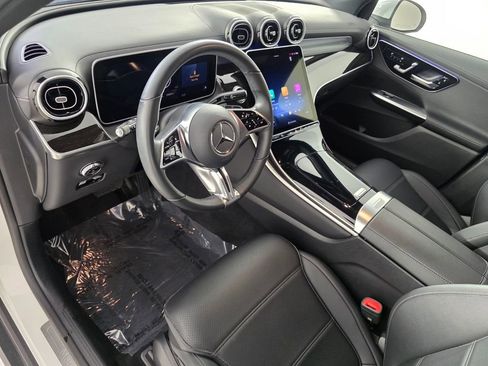 Certified 2025 Mercedes-Benz GLC 300 image 10
