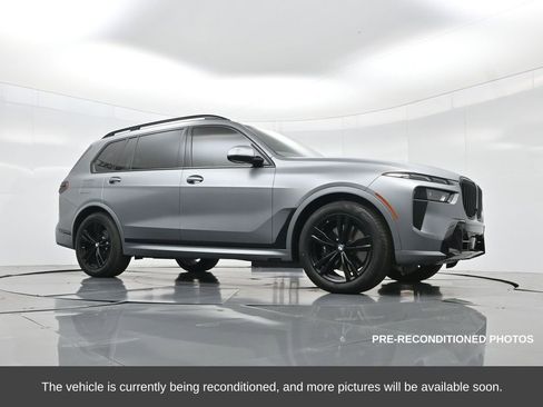 Used 2023 BMW X7 xDrive40i w/ Executive Package image 50