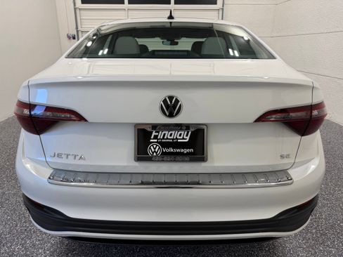 Used 2023 Volkswagen Jetta SE FWD image 5