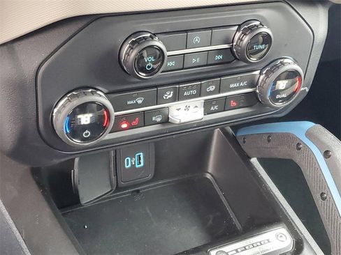 Used 2023 Ford Bronco Wildtrak image 22