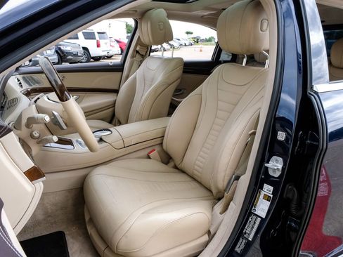 Used 2015 Mercedes-Benz S 550 Sedan w/ Sport Package w/ Sport Package image 33