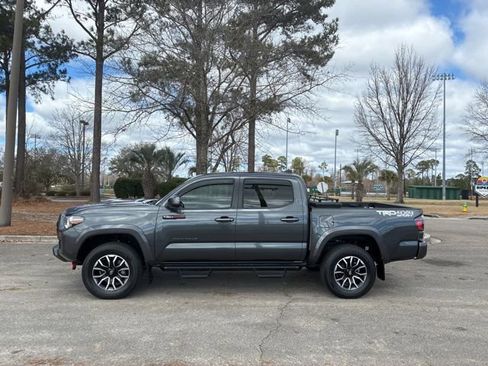 Used 2021 Toyota Tacoma TRD Sport w/ Technology Package image 6