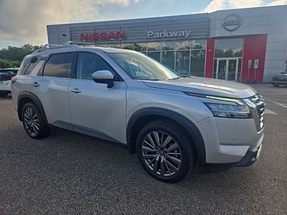 Used 2023 Nissan Pathfinder SL w/ SL Premium Package