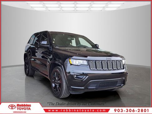 Used 2019 Jeep Grand Cherokee Altitude image 1