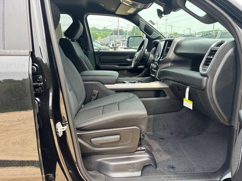 New 2026 RAM 1500 Express AWD/4WD image 25