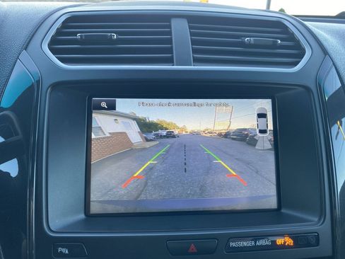 Used 2016 Ford Explorer XLT w/ Equipment Group 202A AWD/4WD image 35
