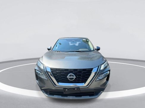 Used 2023 Nissan Rogue SV image 2
