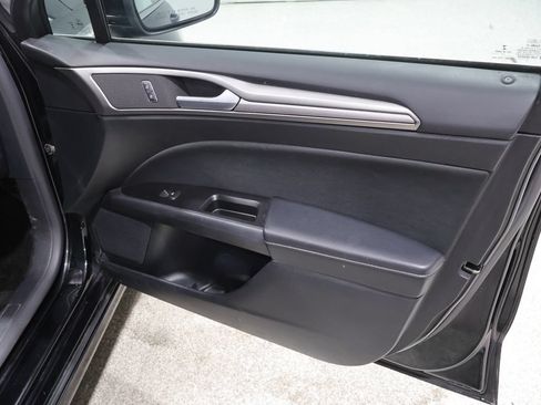 Used 2017 Ford Fusion SE FWD image 23