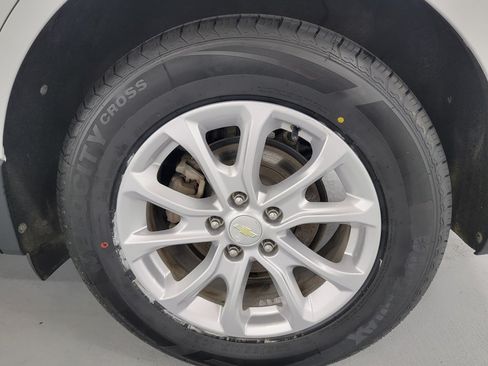 Used 2019 Chevrolet Equinox LT FWD image 11